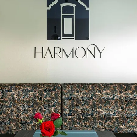 Harmony At The Location Apartmán *