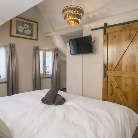 Heart Of Tilburg Near 013 With Air Conditioning * Тилбург